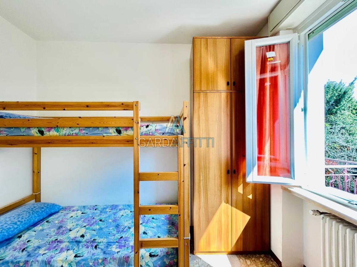 Ares Apartment - Vicino Al Lago Di Garda E Alla Stazione Treno Ντεζεντσάνο ντελ Γκάρντα Εξωτερικό φωτογραφία