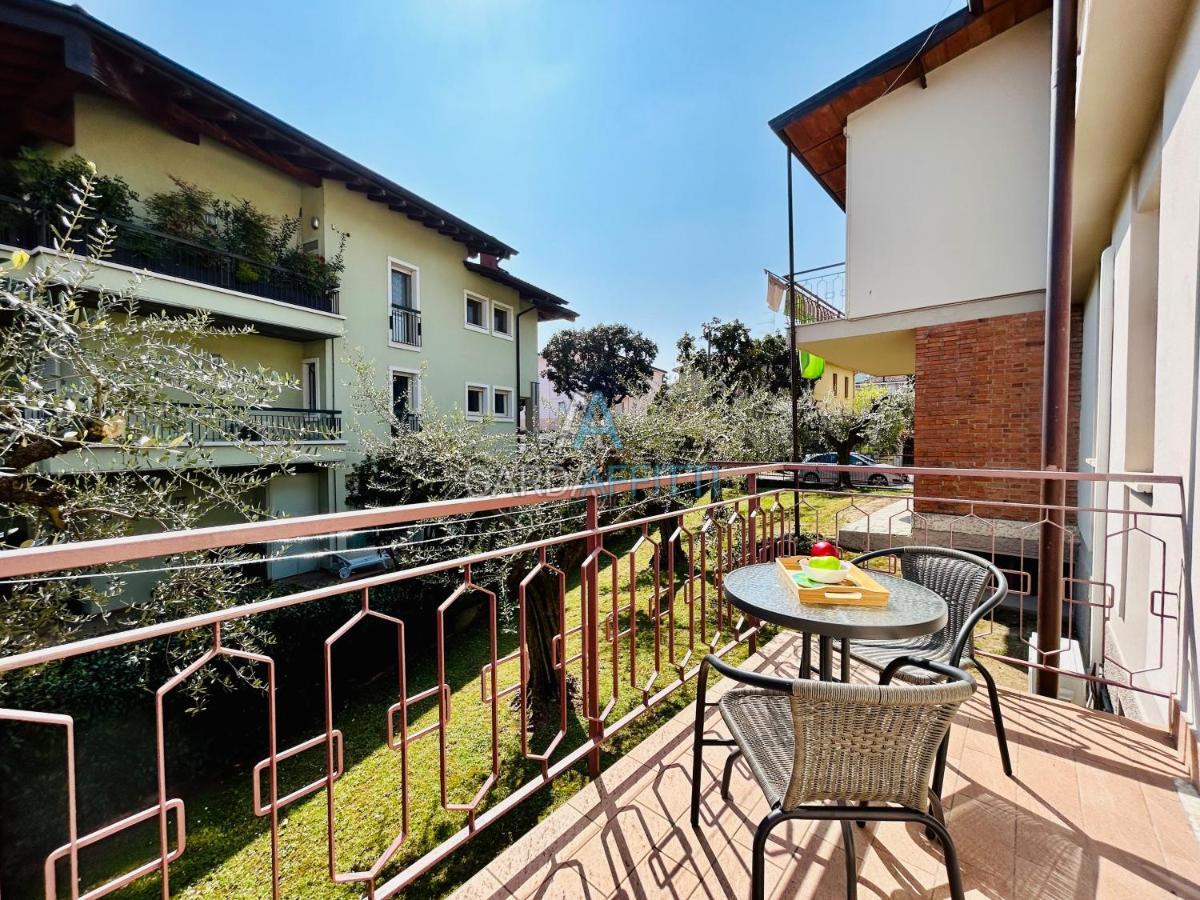 Ares Apartment - Vicino Al Lago Di Garda E Alla Stazione Treno Ντεζεντσάνο ντελ Γκάρντα Εξωτερικό φωτογραφία