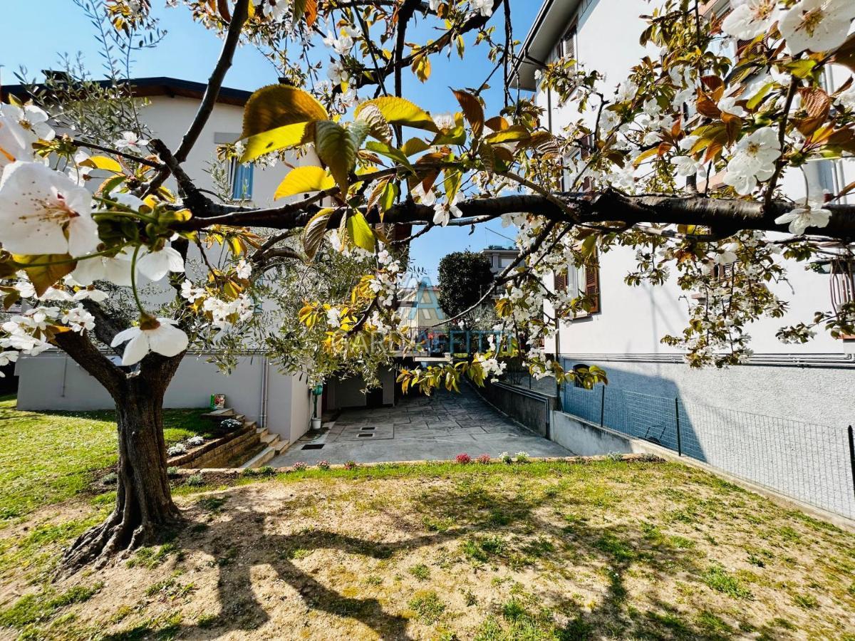 Ares Apartment - Vicino Al Lago Di Garda E Alla Stazione Treno Ντεζεντσάνο ντελ Γκάρντα Εξωτερικό φωτογραφία