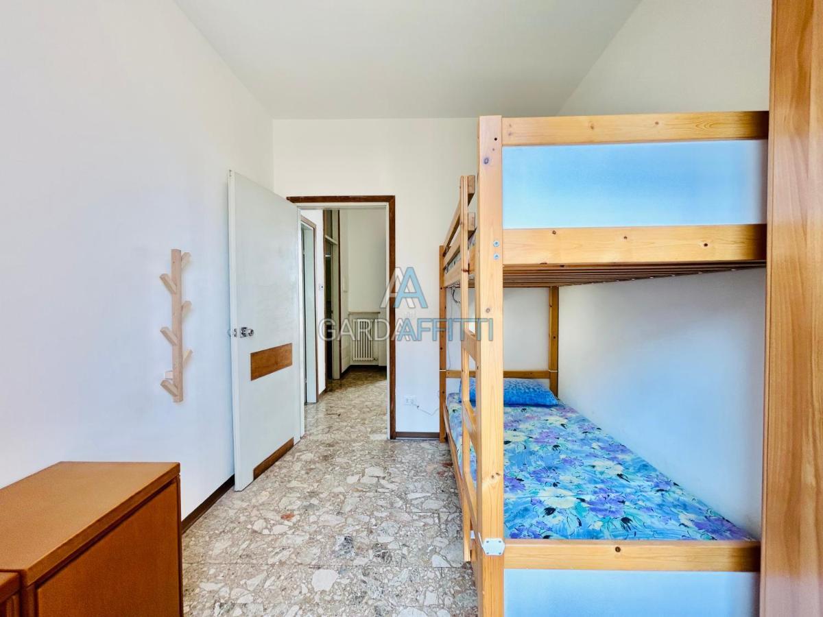 Ares Apartment - Vicino Al Lago Di Garda E Alla Stazione Treno Ντεζεντσάνο ντελ Γκάρντα Εξωτερικό φωτογραφία