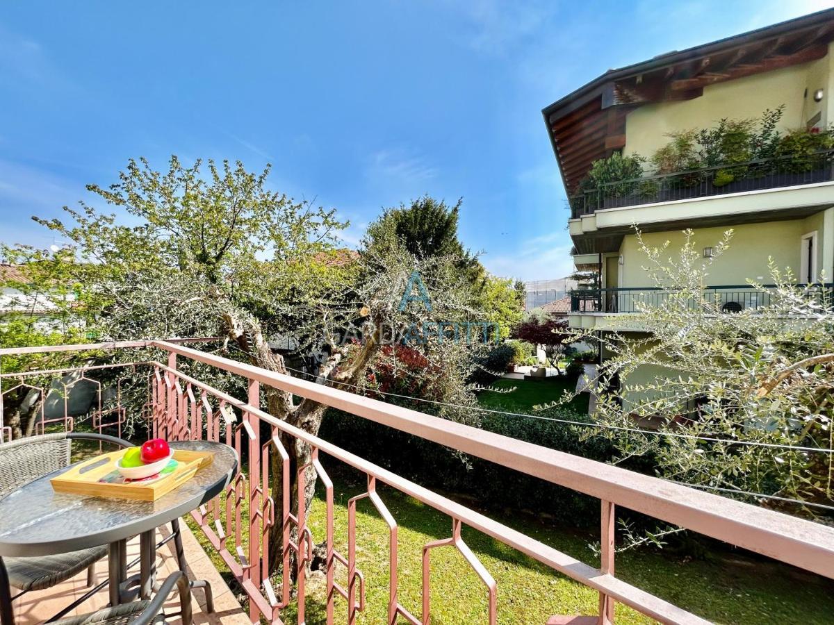 Ares Apartment - Vicino Al Lago Di Garda E Alla Stazione Treno Ντεζεντσάνο ντελ Γκάρντα Εξωτερικό φωτογραφία
