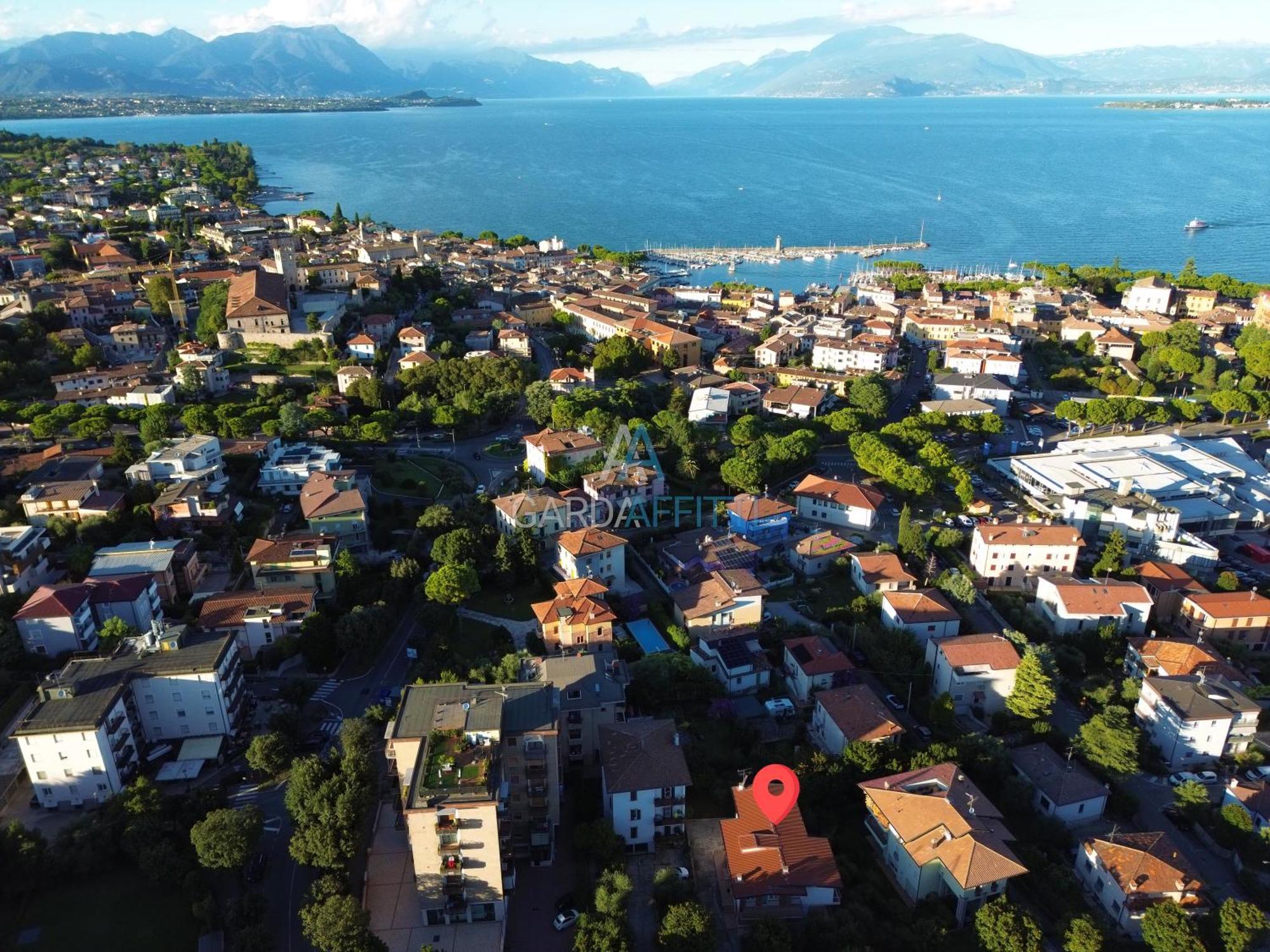 Ares Apartment - Vicino Al Lago Di Garda E Alla Stazione Treno Ντεζεντσάνο ντελ Γκάρντα Εξωτερικό φωτογραφία